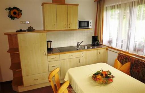 фото отеля Ferienwohnung Zimmer in Oetz Marita Pension Appartements