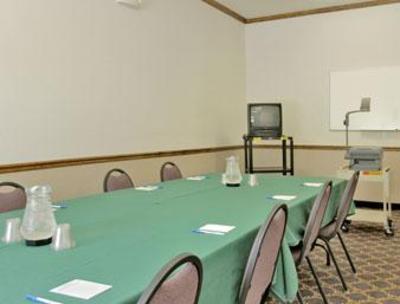 фото отеля Baymont Inn & Suites North Aurora