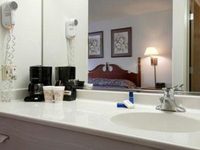 Baymont Inn & Suites North Aurora