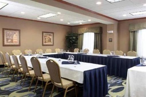 фото отеля Hampton Inn & Suites Providence Smithfield