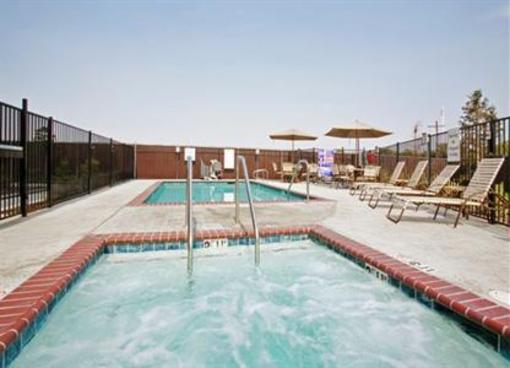фото отеля Holiday Inn Express Dinuba West