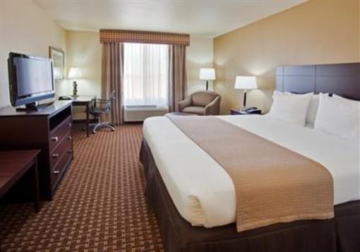 фото отеля Holiday Inn Express Dinuba West