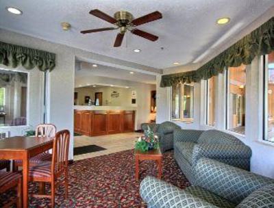 фото отеля Baymont Inn & Suites Howell