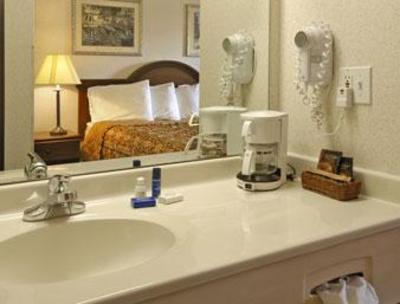 фото отеля Baymont Inn & Suites Howell