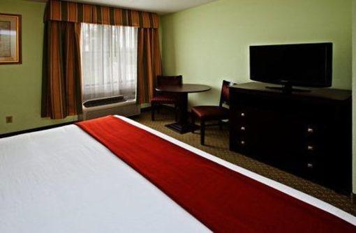 фото отеля Holiday Inn Express Scottsburg