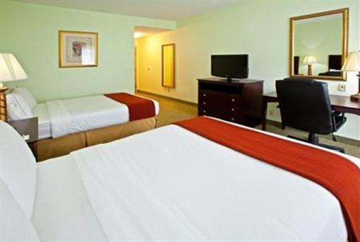 фото отеля Holiday Inn Express Scottsburg