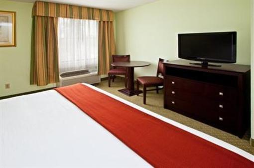 фото отеля Holiday Inn Express Scottsburg