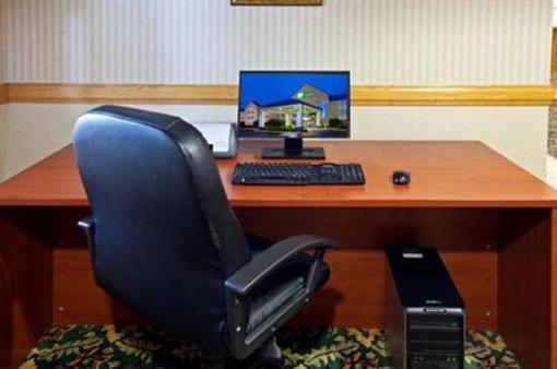 фото отеля Holiday Inn Express Scottsburg