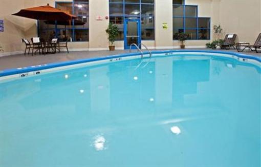фото отеля Holiday Inn Express Scottsburg