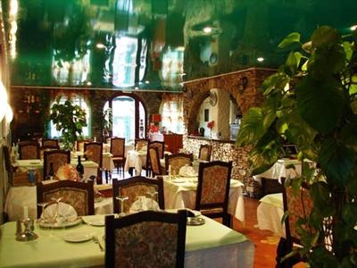 фото отеля Hotel Restaurant Les Charmettes Argeles-sur-Mer