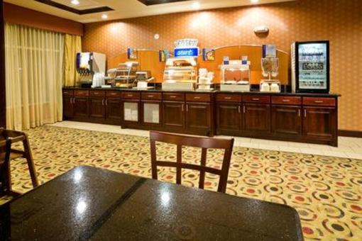 фото отеля Holiday Inn Express Hotel & Suites Denison North