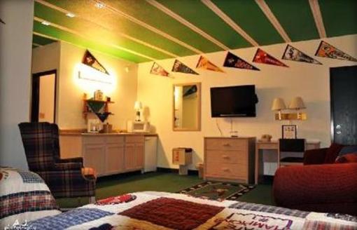 фото отеля Gladstone Inn & Suites