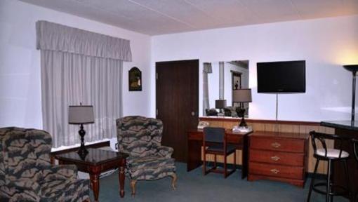 фото отеля Gladstone Inn & Suites
