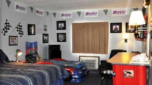 фото отеля Gladstone Inn & Suites