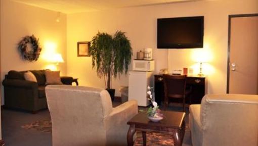фото отеля Gladstone Inn & Suites