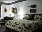 фото отеля Gladstone Inn & Suites