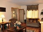 фото отеля Gladstone Inn & Suites