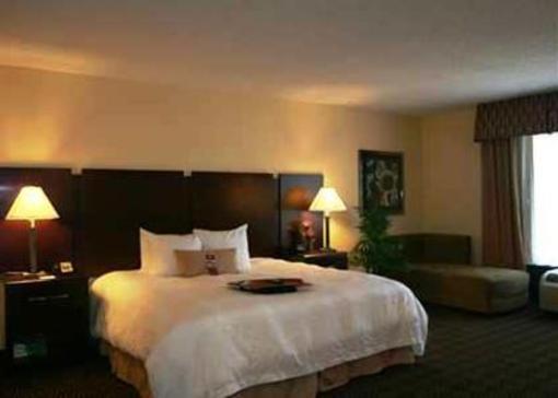 фото отеля Hampton Inn & Suites Orlando - John Young Pkwy S Park