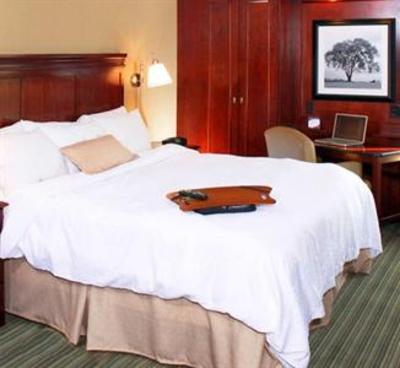 фото отеля Hampton Inn Long Island/Islandia