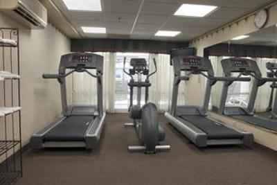 фото отеля Country Inn & Suites Asheville I-240-Tunnel Rd