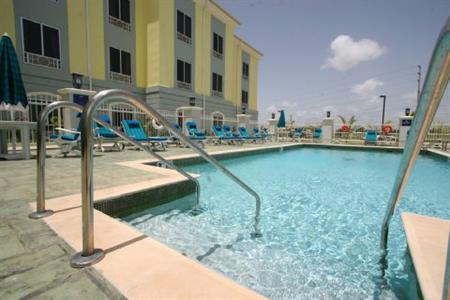 фото отеля Holiday Inn Express Hotel & Suites Trincity