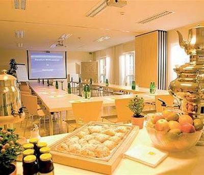 фото отеля JUFA Hostel Salzburg