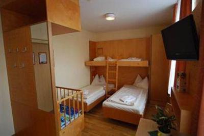 фото отеля JUFA Hostel Salzburg