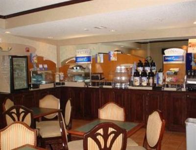 фото отеля Holiday Inn Express Boston Milford (Massachusetts)