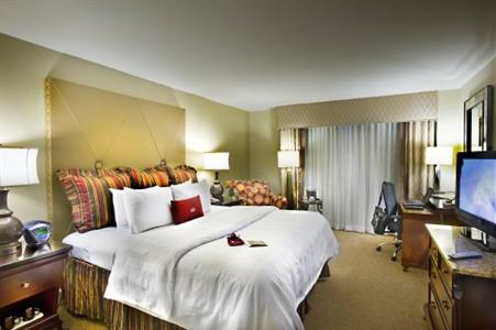 фото отеля Crowne Plaza Hotel Astor-New Orleans