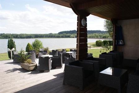 фото отеля Hotel Restaurant Du Golf De l'Ailette Chamouille