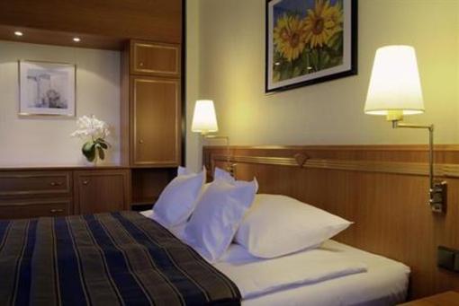 фото отеля Holiday Inn Hannover Airport