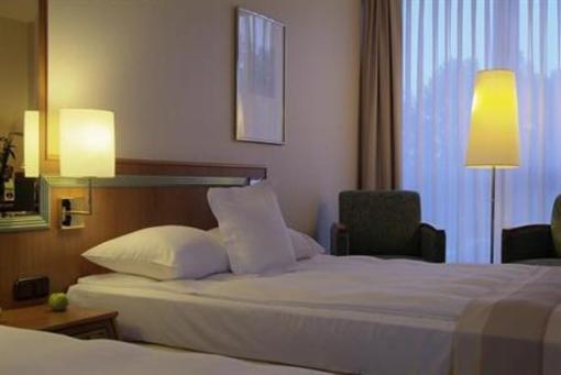 фото отеля Holiday Inn Hannover Airport