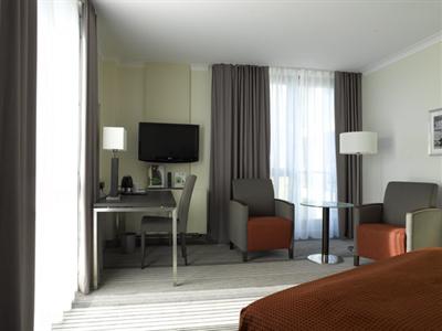 фото отеля Holiday Inn Hannover Airport