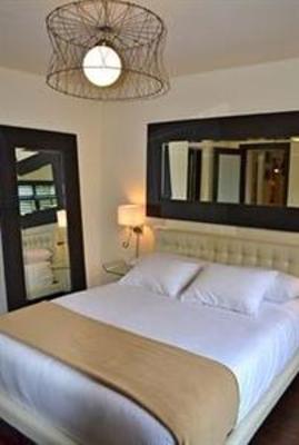фото отеля Lincoln Arms Suites