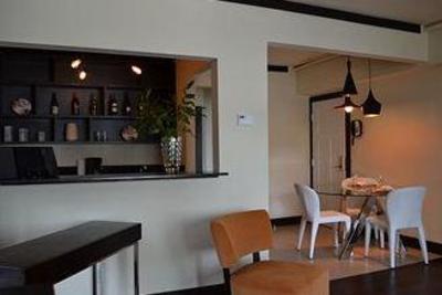 фото отеля Lincoln Arms Suites