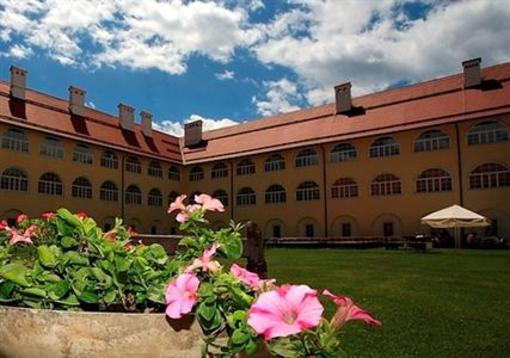 фото отеля Hotel Stift St. Georgen Am Langsee