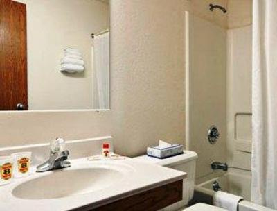 фото отеля Super 8 Norwich
