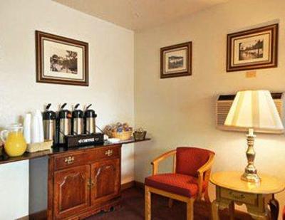 фото отеля Super 8 Norwich