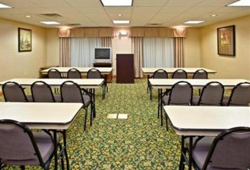 фото отеля Holiday Inn Express Hotel & Suites Logan (West Virginia)