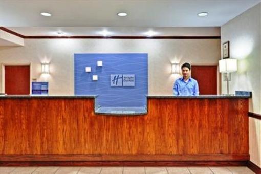 фото отеля Holiday Inn Express Brookville
