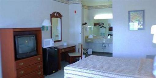 фото отеля GuestHouse International Inn & Suites Pico Rivera
