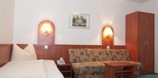 фото отеля Hotel Hansa Offenbach am Main