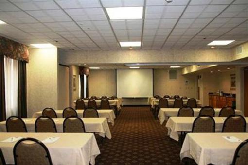 фото отеля Hampton Inn Cleveland Airport-Tiedeman Rd