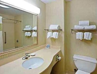 фото отеля Hampton Inn Cleveland Airport-Tiedeman Rd
