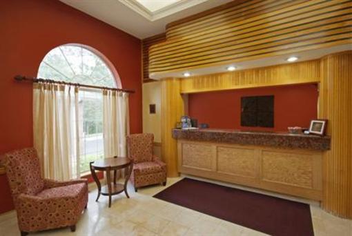 фото отеля BEST WESTERN West Greenwich Inn