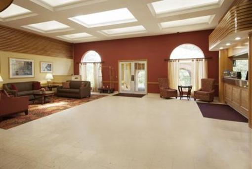 фото отеля BEST WESTERN West Greenwich Inn