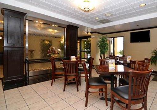 фото отеля Comfort Inn Hwy. 290 NW