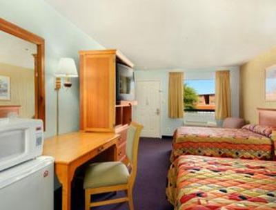 фото отеля Travelodge San Antonio ATT Center I-10 E