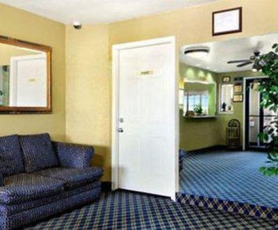 фото отеля Travelodge San Antonio ATT Center I-10 E