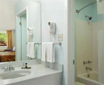 фото отеля Travelodge San Antonio ATT Center I-10 E